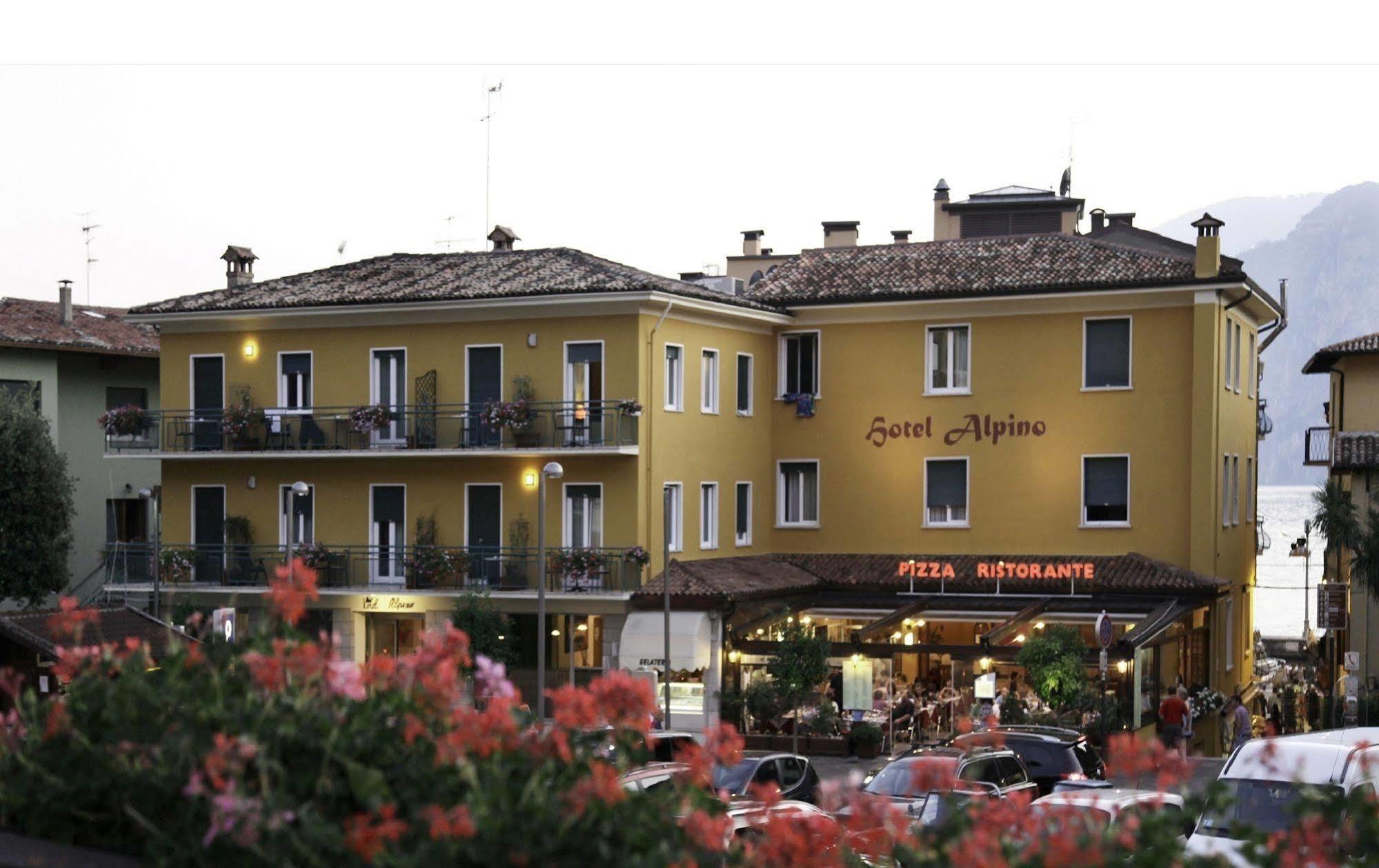 Alpino Hotel